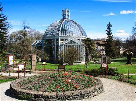   Le Jardin Botanique de Baicheng: Une oasis verdoyante pleine d'émerveillement botanique !